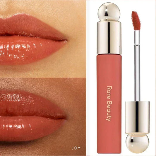 Rare Beauty Cosmeticos por Selena Gomez, tinte de labios con color. Color # Joy